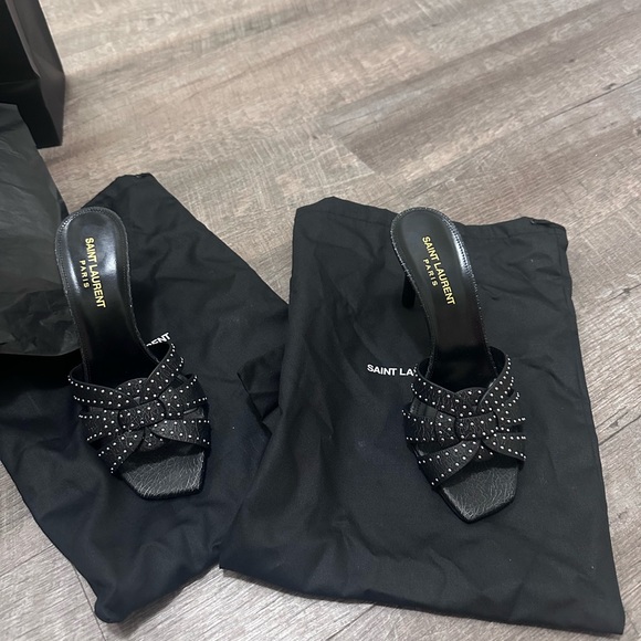 BRAND NEW IN BOX SAINT LAURENT NEVER WORN
YSL Tribute 85 Heel Sandals size 37 - Picture 3 of 13